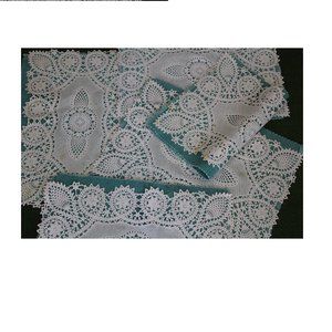 5-pc VINTAGE Fabric tablecloth napkin Turquoise and 7-pc plastic white